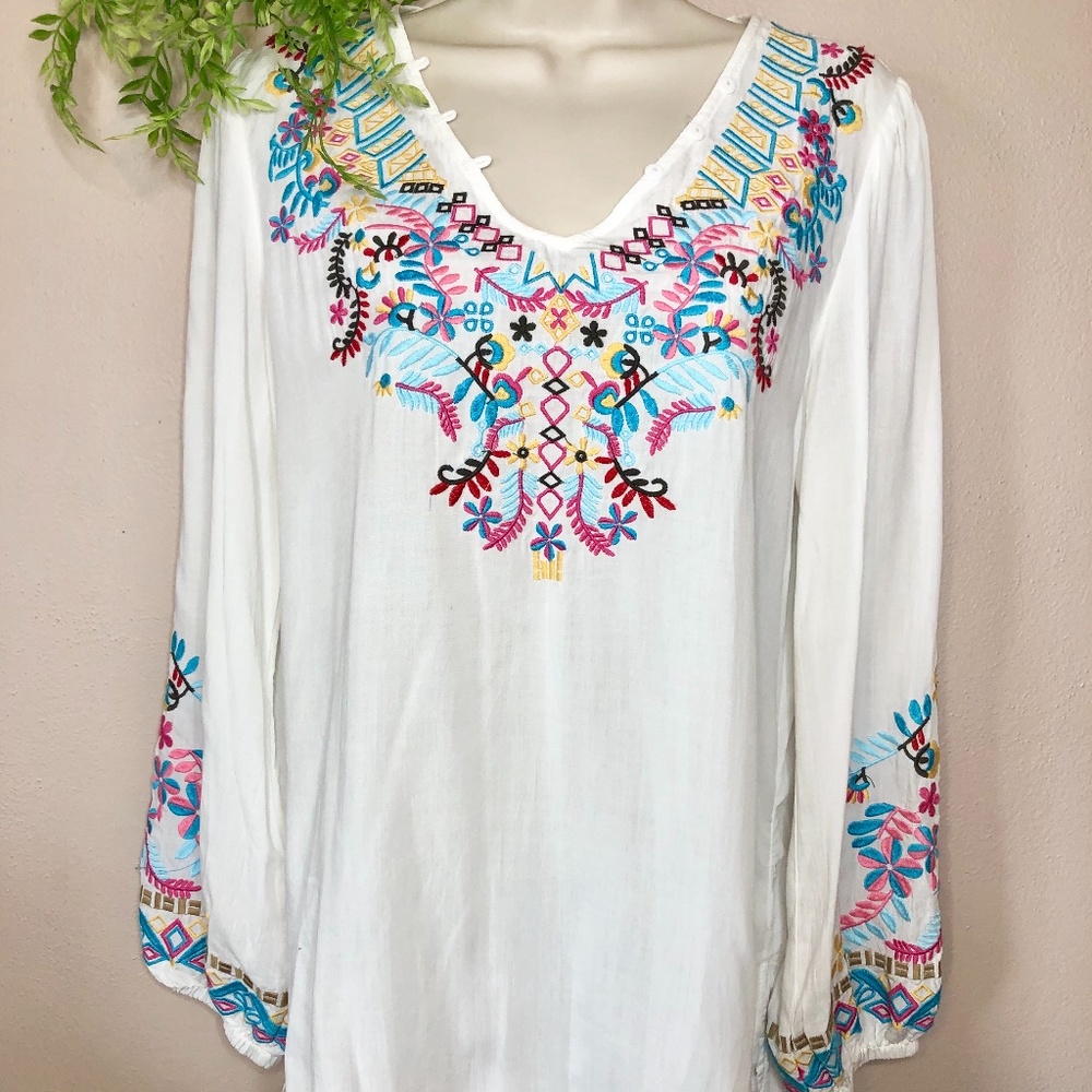Boho Hippy Peasant Flowy Top Blouse Embroidered V-Neck Buttons Viscose